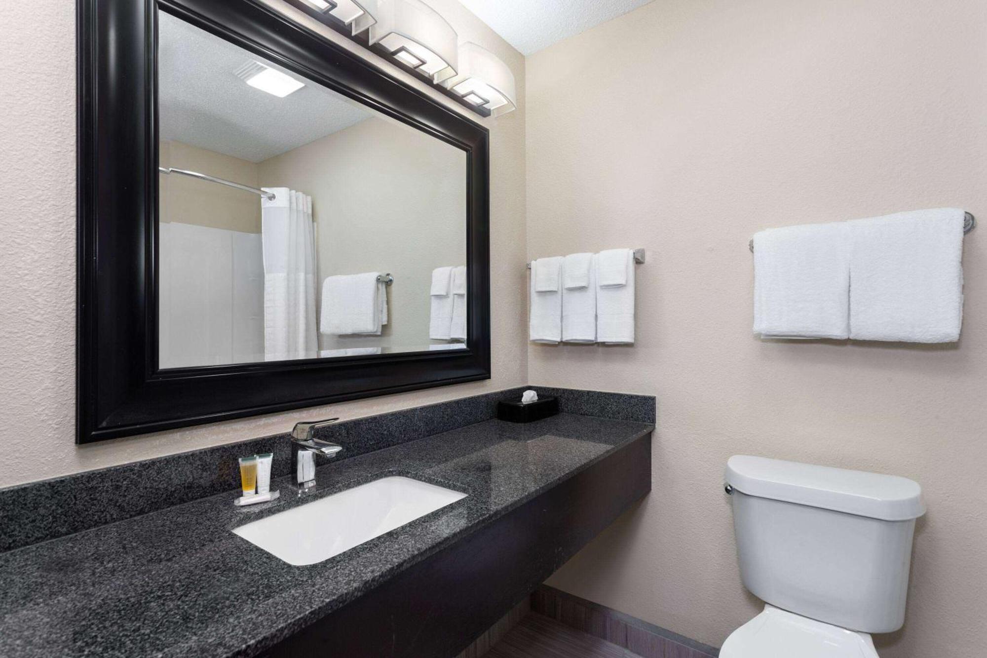 Super 8 By Wyndham Copley Akron Ngoại thất bức ảnh
